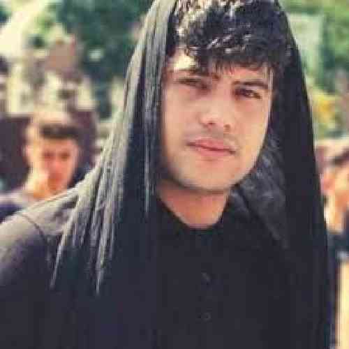 امیرحافظ رنجبر تو آهنگیله غمگین پای مشروبمی